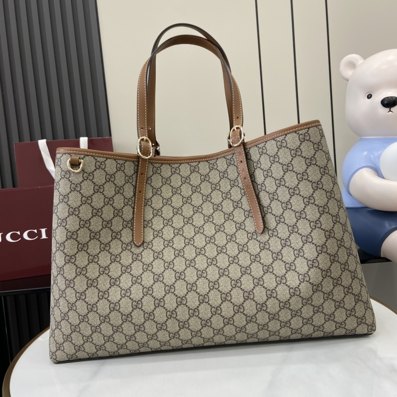Сумка Gucci с монограммой