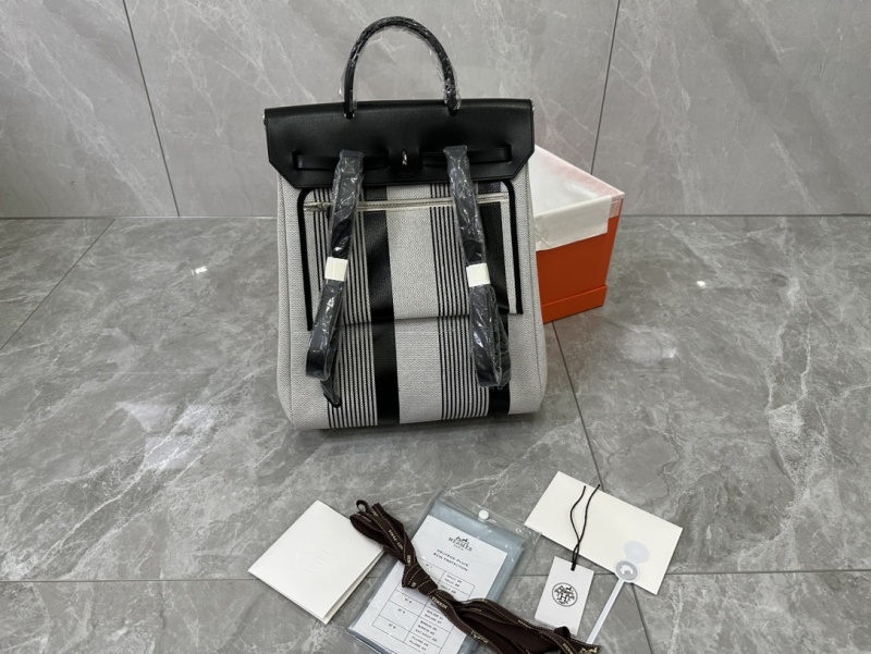 Canvas рюкзак в черно-белую полоску Hermès