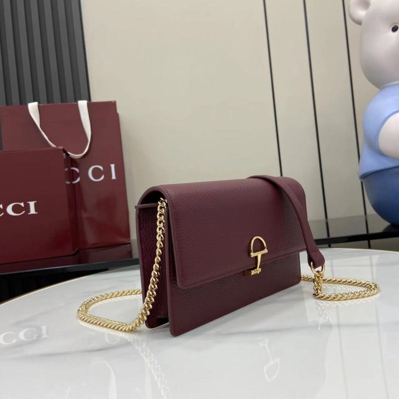 Сумка-клатч Gucci с цепочкой