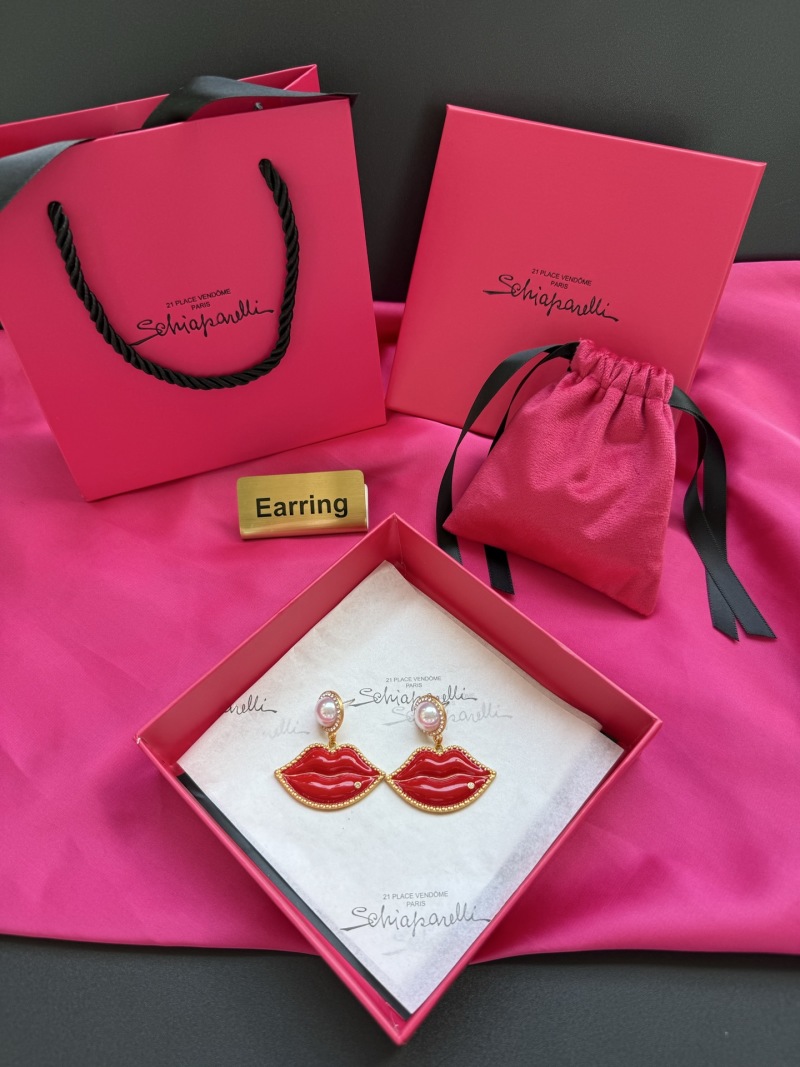 Серьги в виде губ с жемчугом Schiaparelli