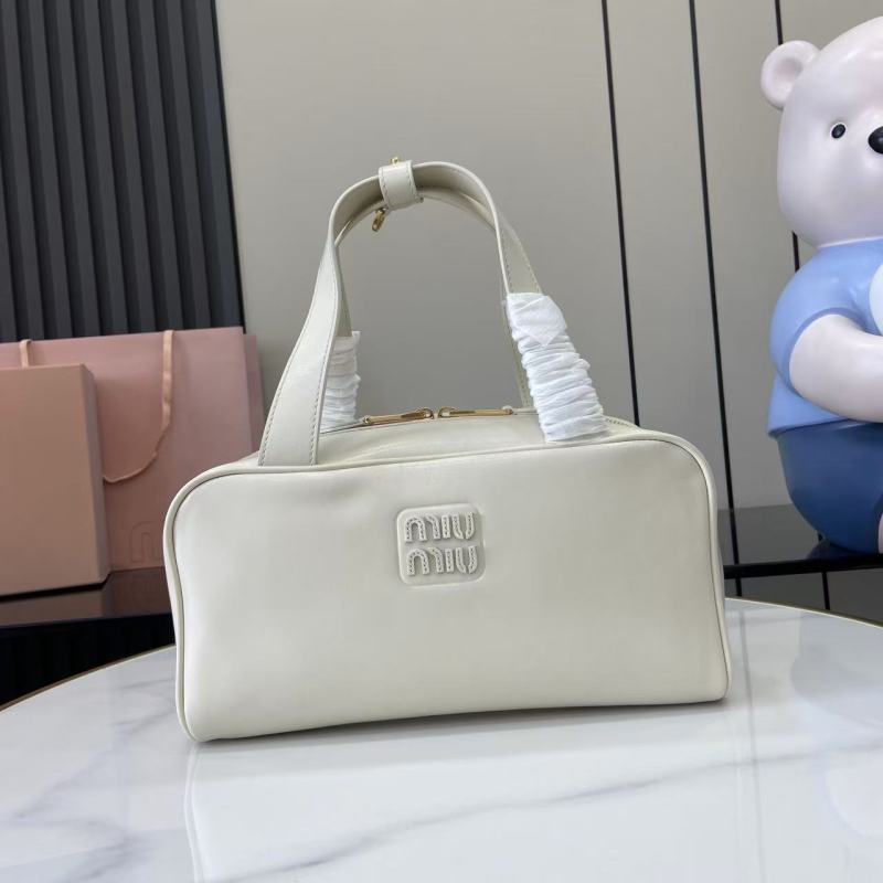Сумка-тоут Miu Miu белая кожа