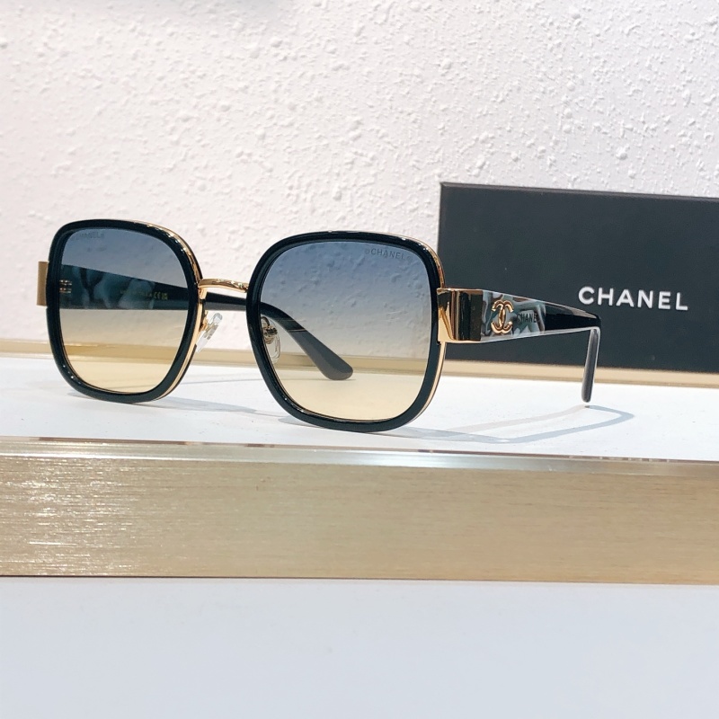 Солнечные очки Chanel