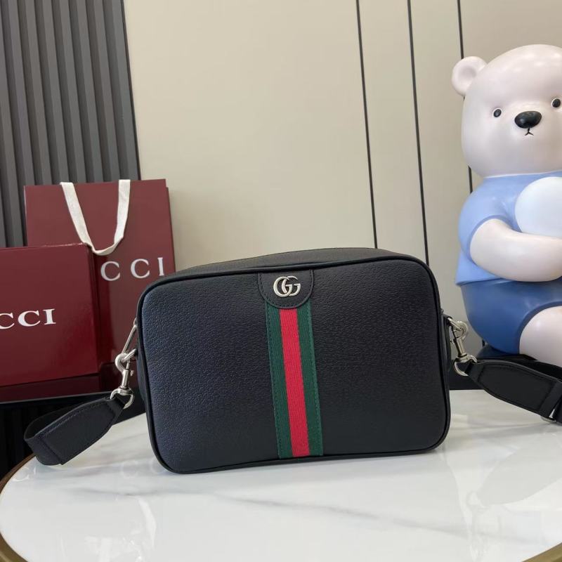 Черная сумка-кроссбоди Gucci с красно-зеленой поло