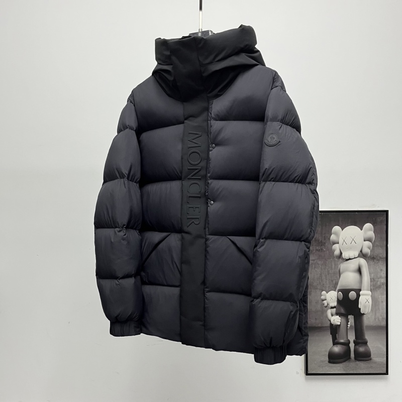 Пуховик Moncler