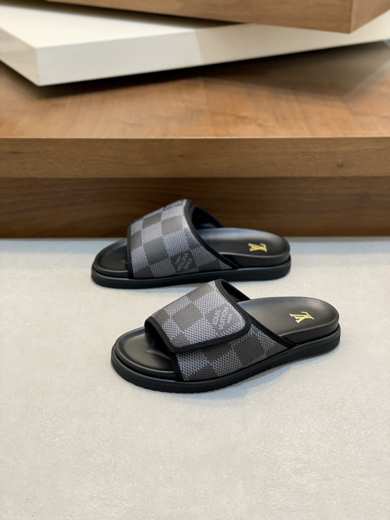 Мужские шлёпанцы Louis Vuitton
