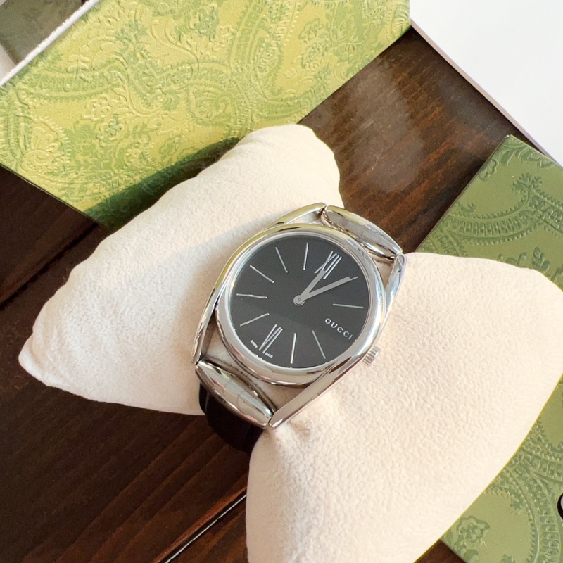 Часы Gucci