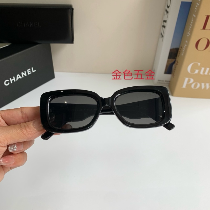 Солнечные очки CHANEL черные квадратные