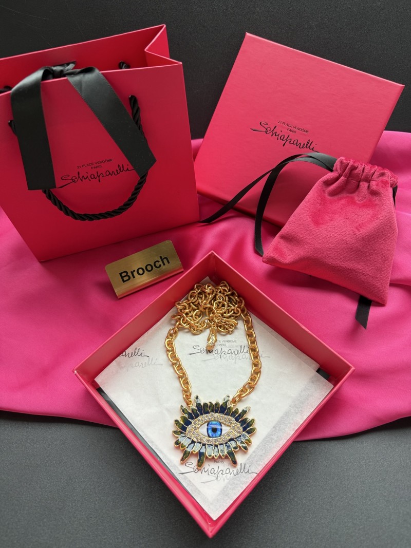 Колье с глазом Schiaparelli
