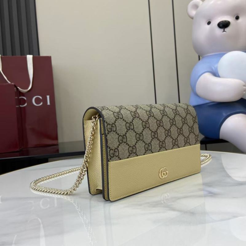 Сумка-клатч Gucci с цепочкой
