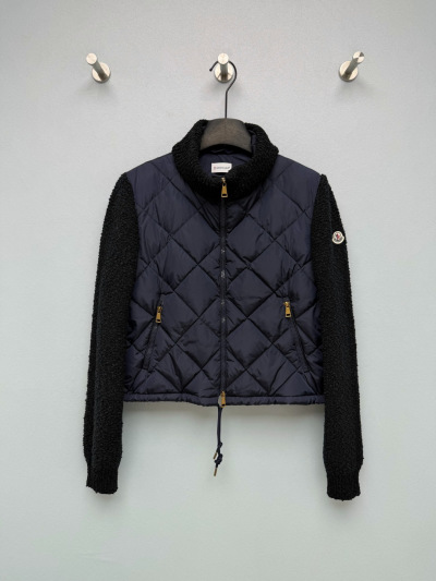 Куртка Moncler с меховым воротником