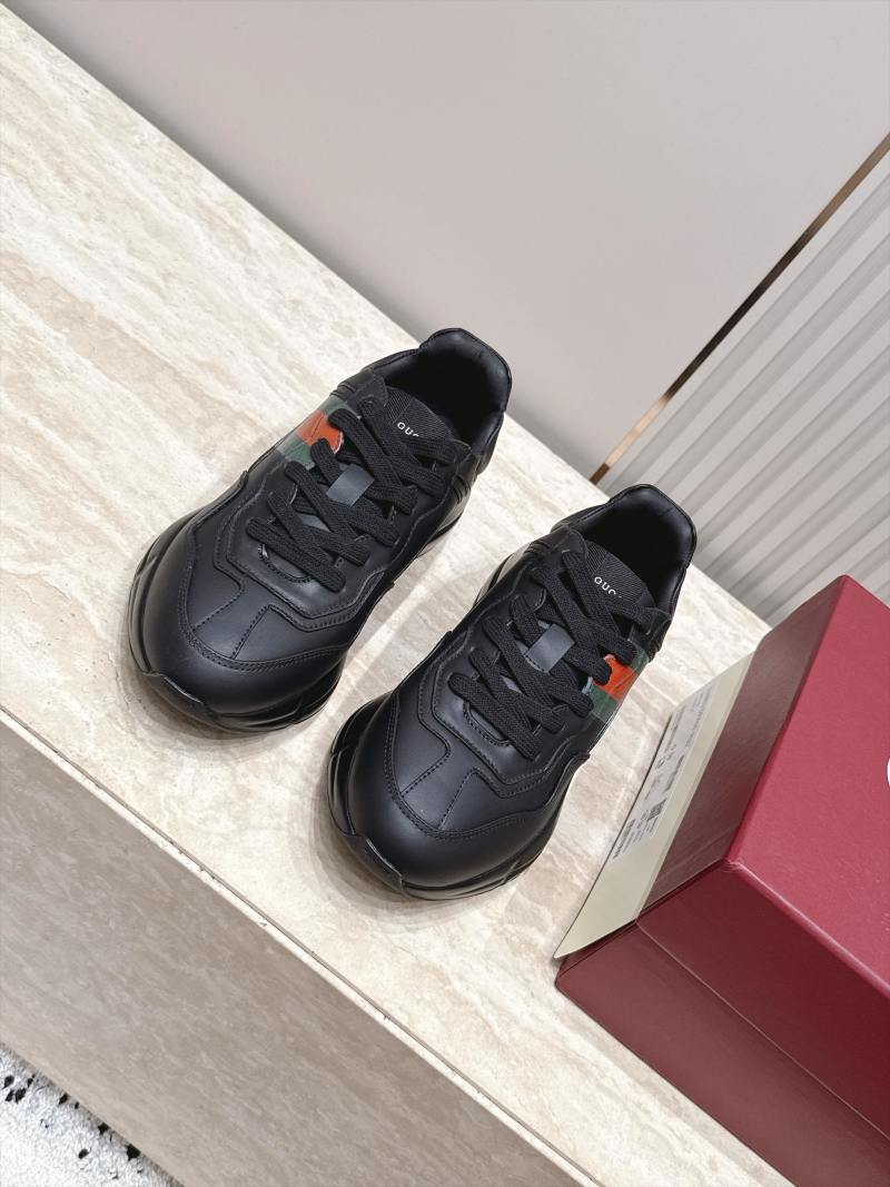 Женские кроссовки Gucci