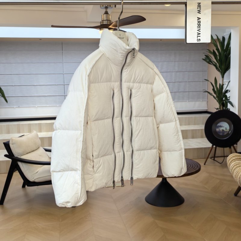 Пуховик Moncler