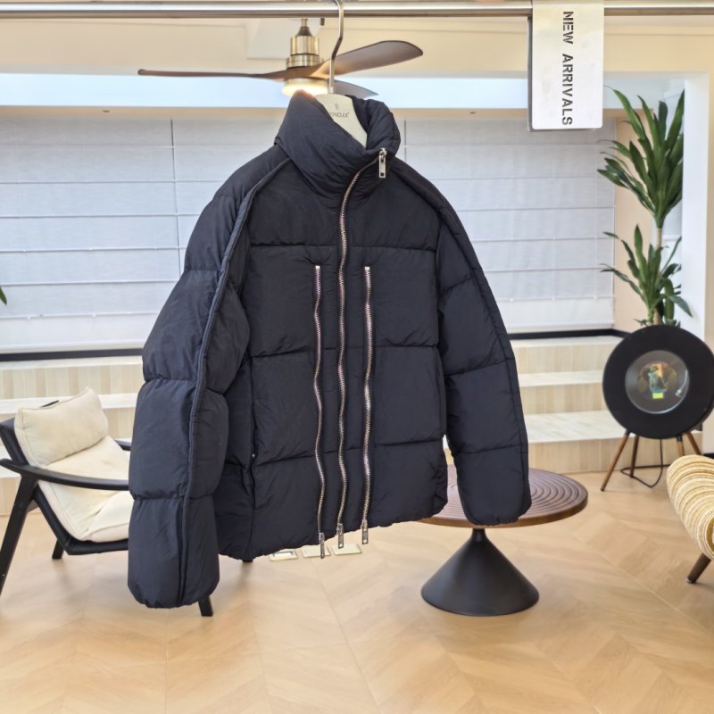 Пуховик Moncler