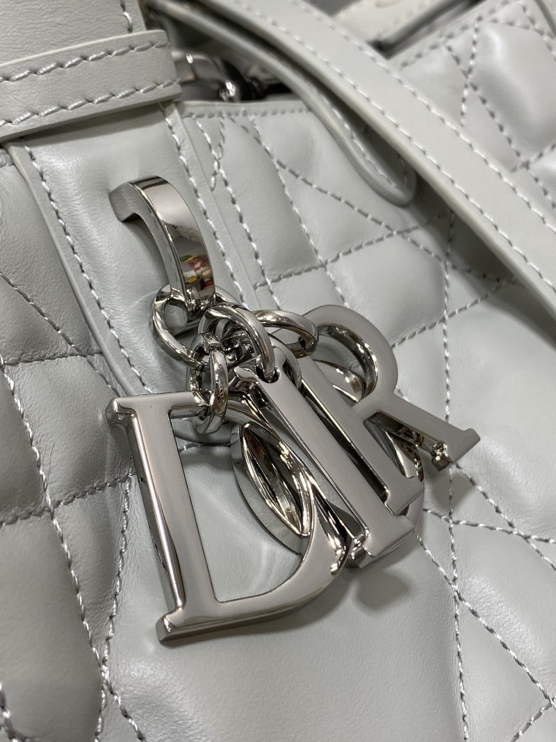 Сумка Dior серая с квилтингом