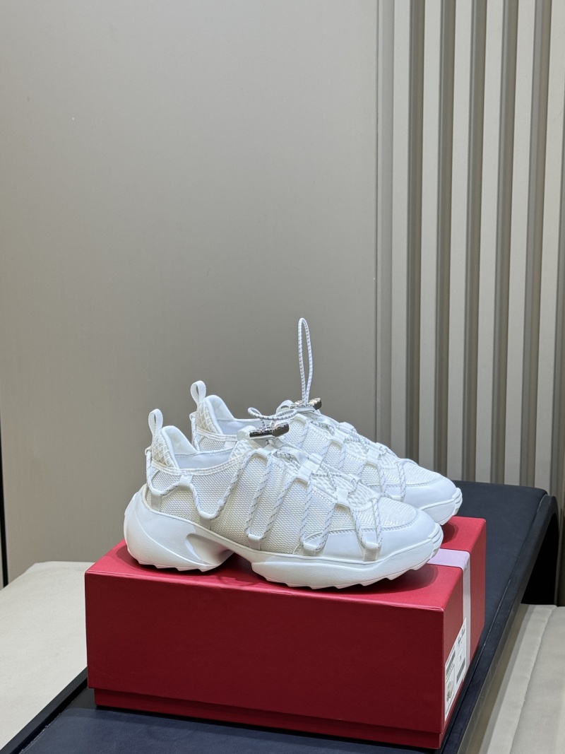 Белые кроссовки Roger Vivier с узором