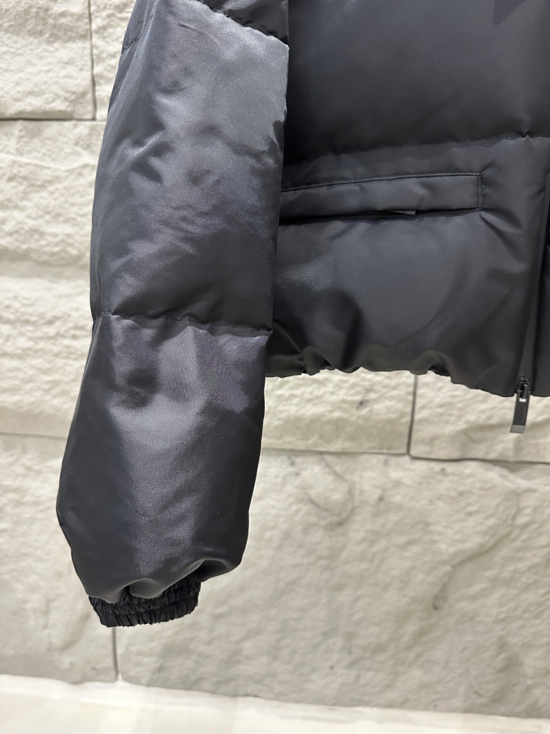 Пуховик Moncler
