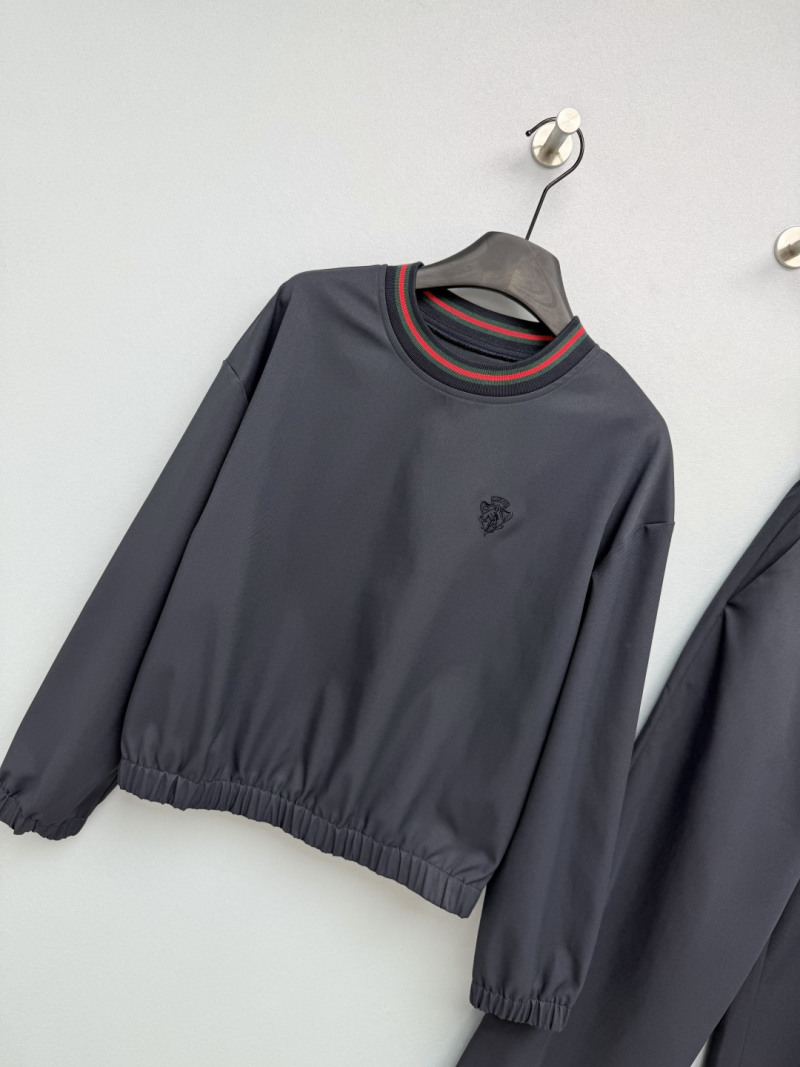 Спортивный костюм Gucci с красной отделкой