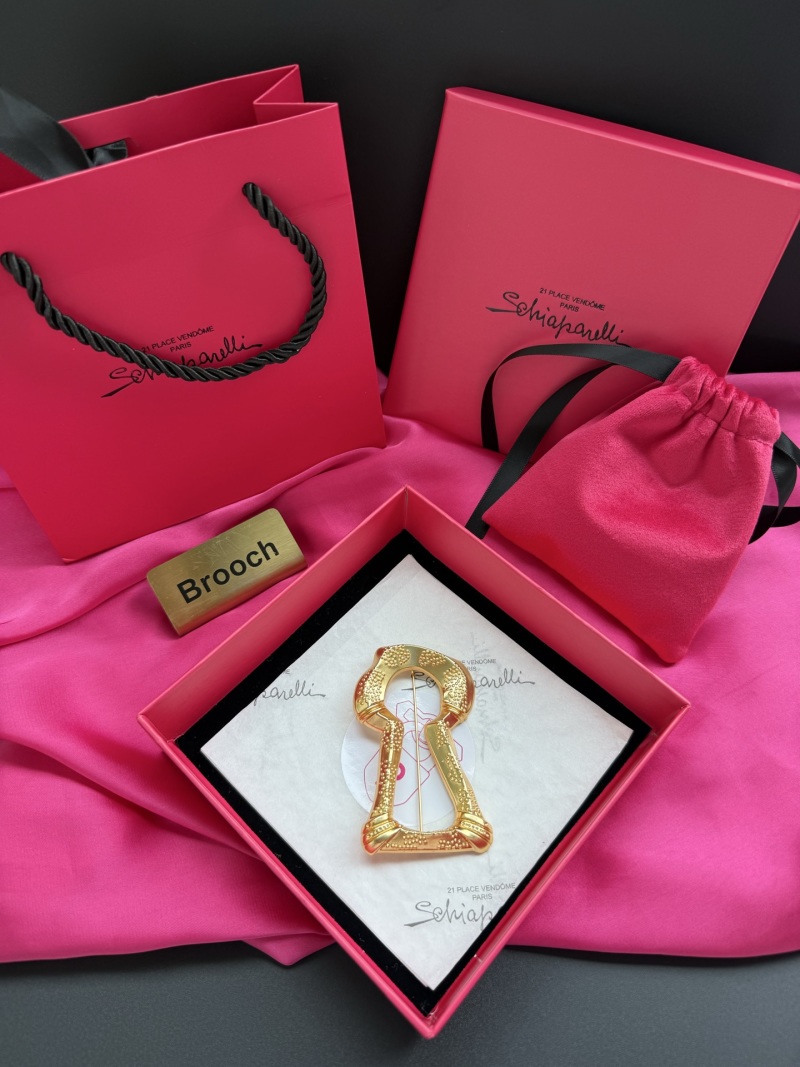 Брошь в виде ключа Schiaparelli