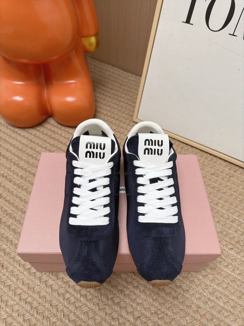 Женские кроссовки Miu Miu с логотипом