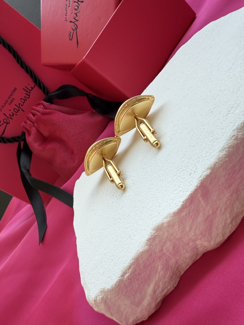 Серьги в форме глаза Schiaparelli