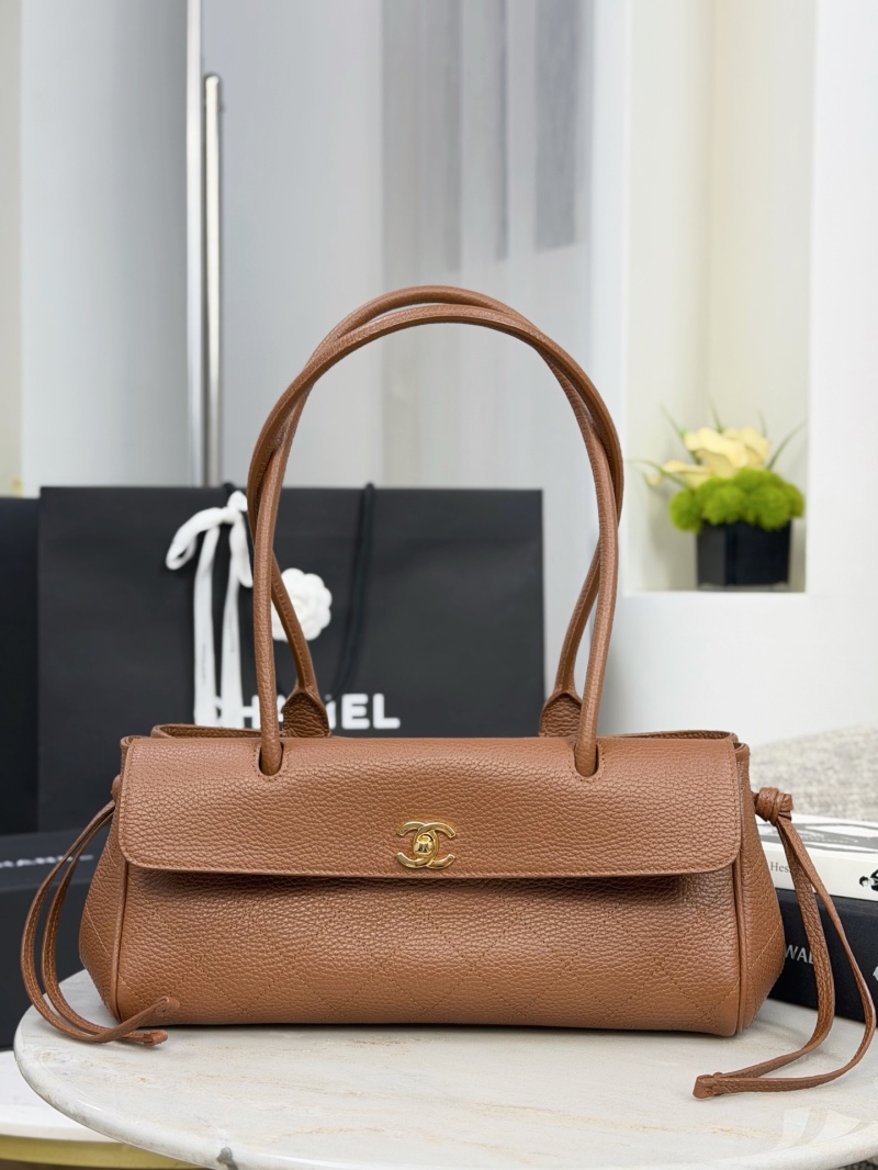 Женская кожаная сумка через плечо коричневого цвета Chanel