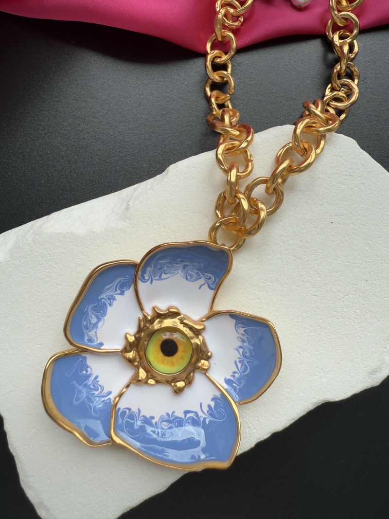 Колье с цветочным подвеском Schiaparelli