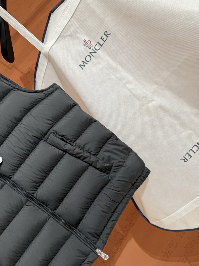 Жилет Moncler