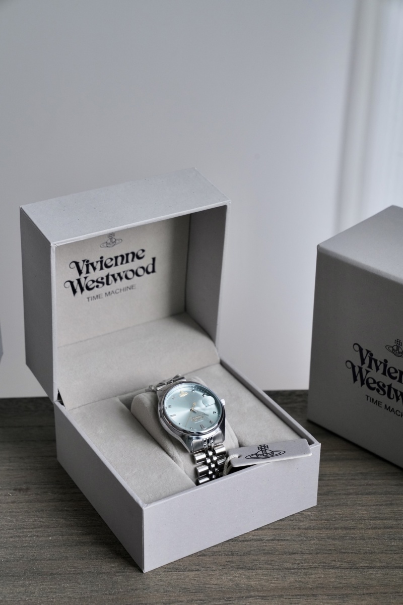 Часы Vivienne Westwood