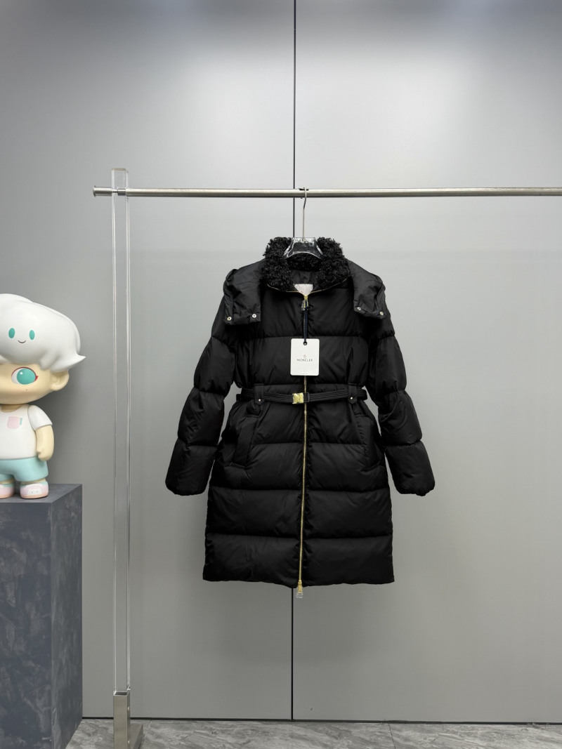 Пуховик Moncler