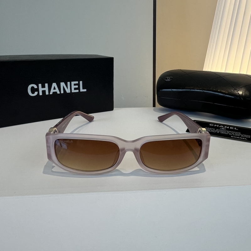 Солнцезащитные очки Chanel