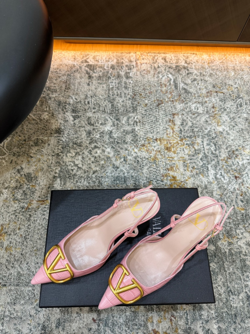 Женские туфли Valentino розовые с ремешком на щиколотке Valentino Garavani