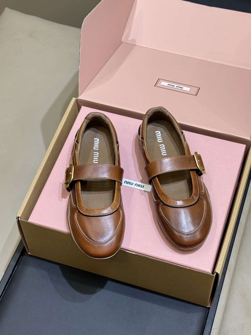 Молодежные туфли-балетки Miu Miu