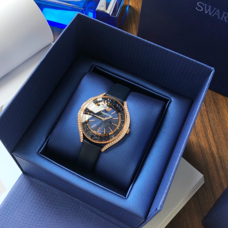 Часы Swarovski