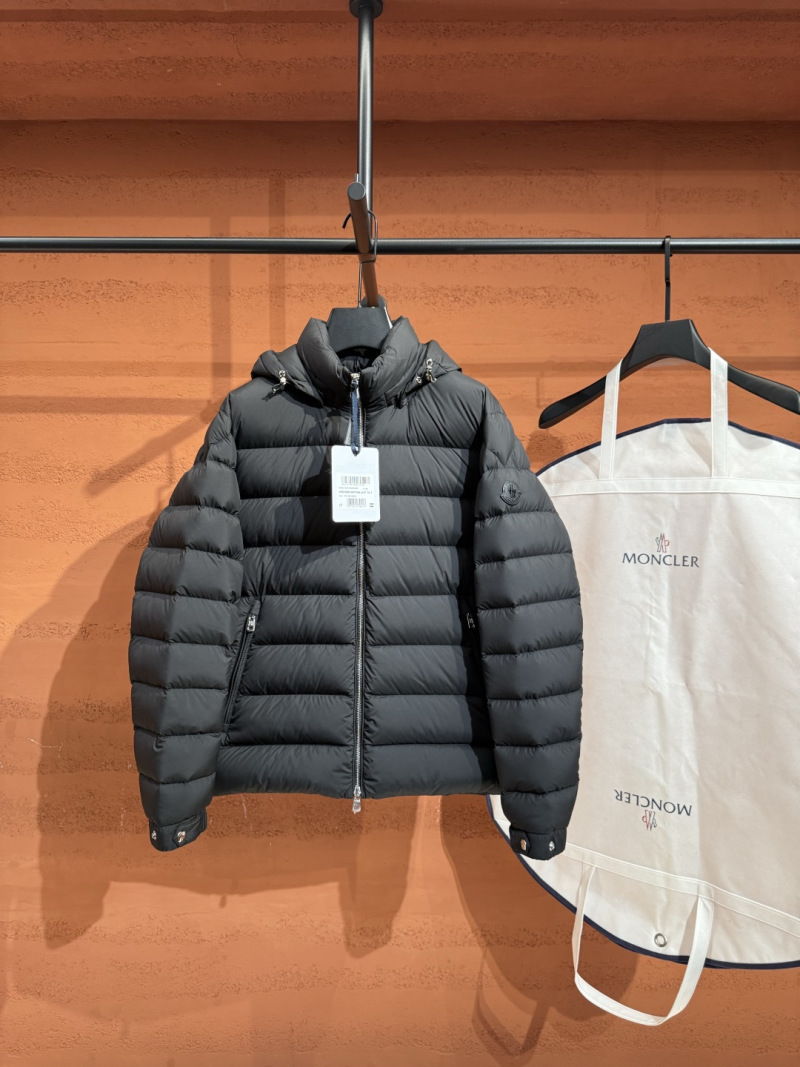 Пуховик Moncler