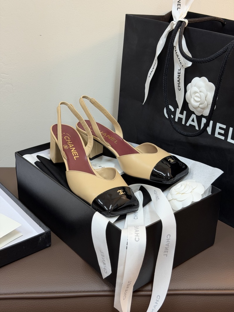 Женские туфли Chanel на среднем каблуке