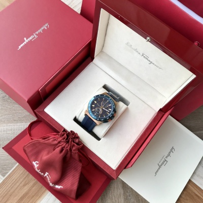 Часы Ferragamo