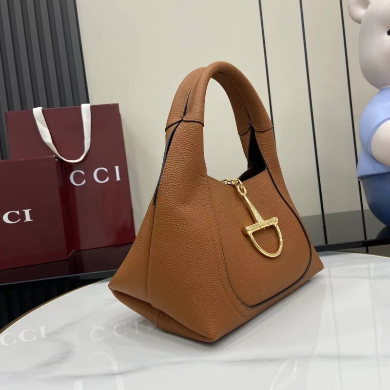 Сумка Gucci с металлической фурнитурой