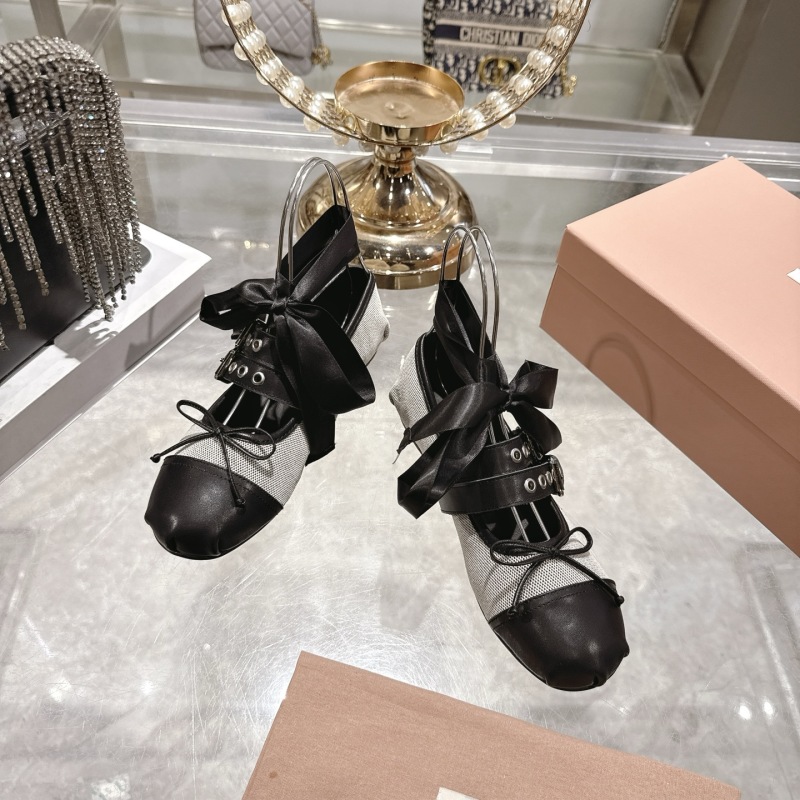 Женские балетки с бантами и пряжками Miu Miu