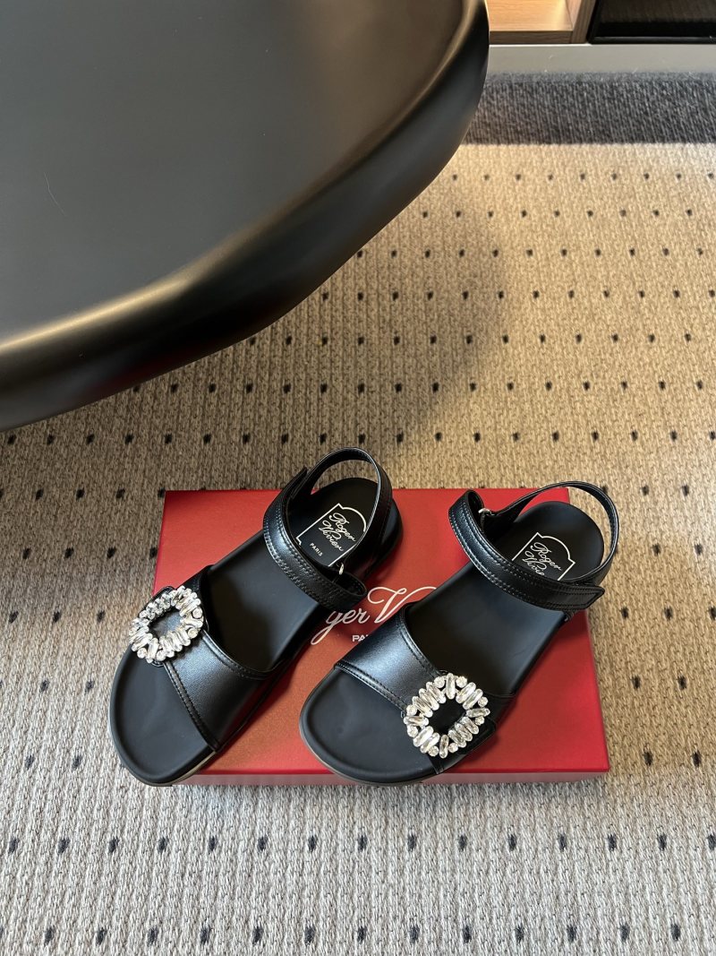 Сандалии Roger Vivier с декоративной пряжкой