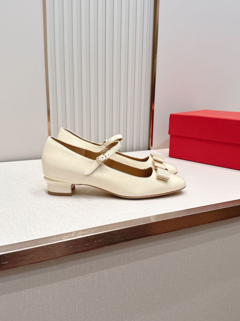 Женские туфли белого цвета с декоративным бантом Ferragamo
