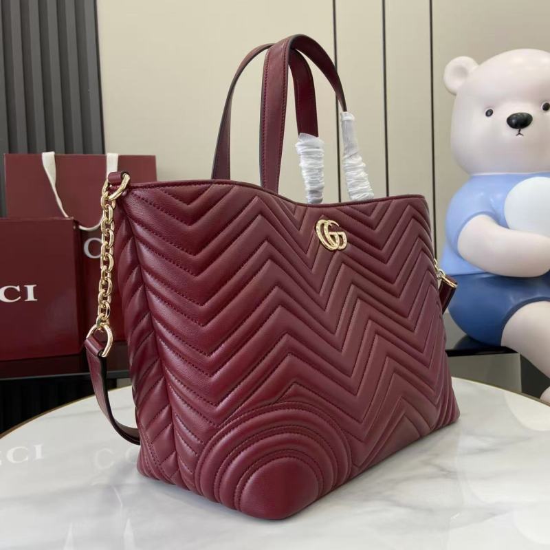 Сумка-тоут Gucci с квилтингом и цепочкой