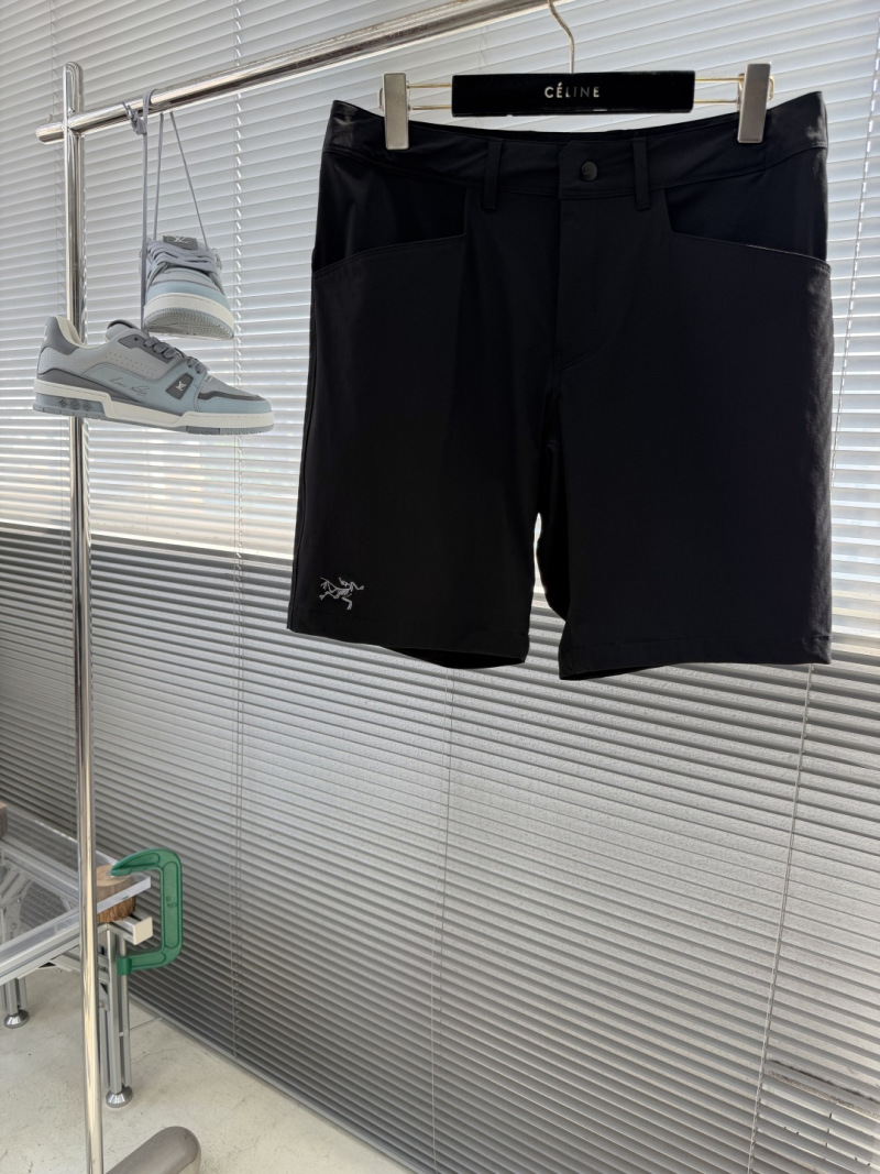 Мужские шорты прямые черные летние Arc'teryx