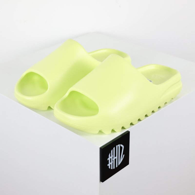 Шлёпанцы Yeezy