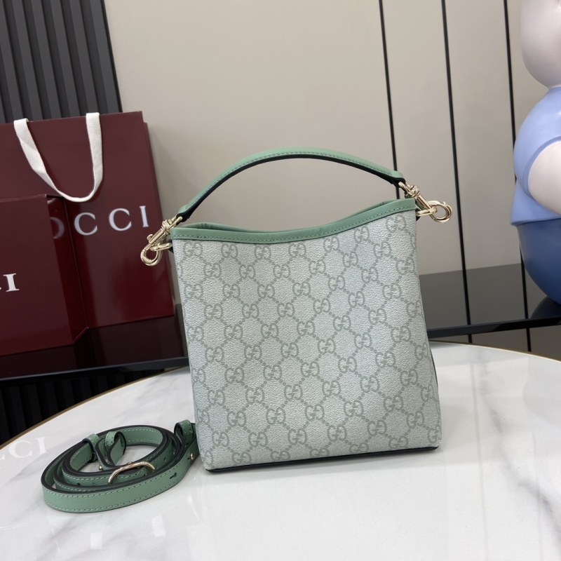 Сумка Gucci с монограммой и ремешком