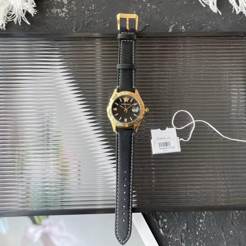Часы Versace