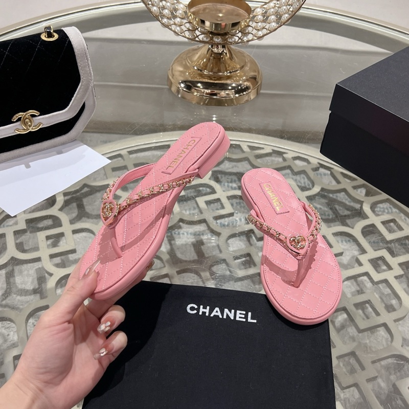 Женские розовые шлёпанцы с цепочкой и логотипом Chanel