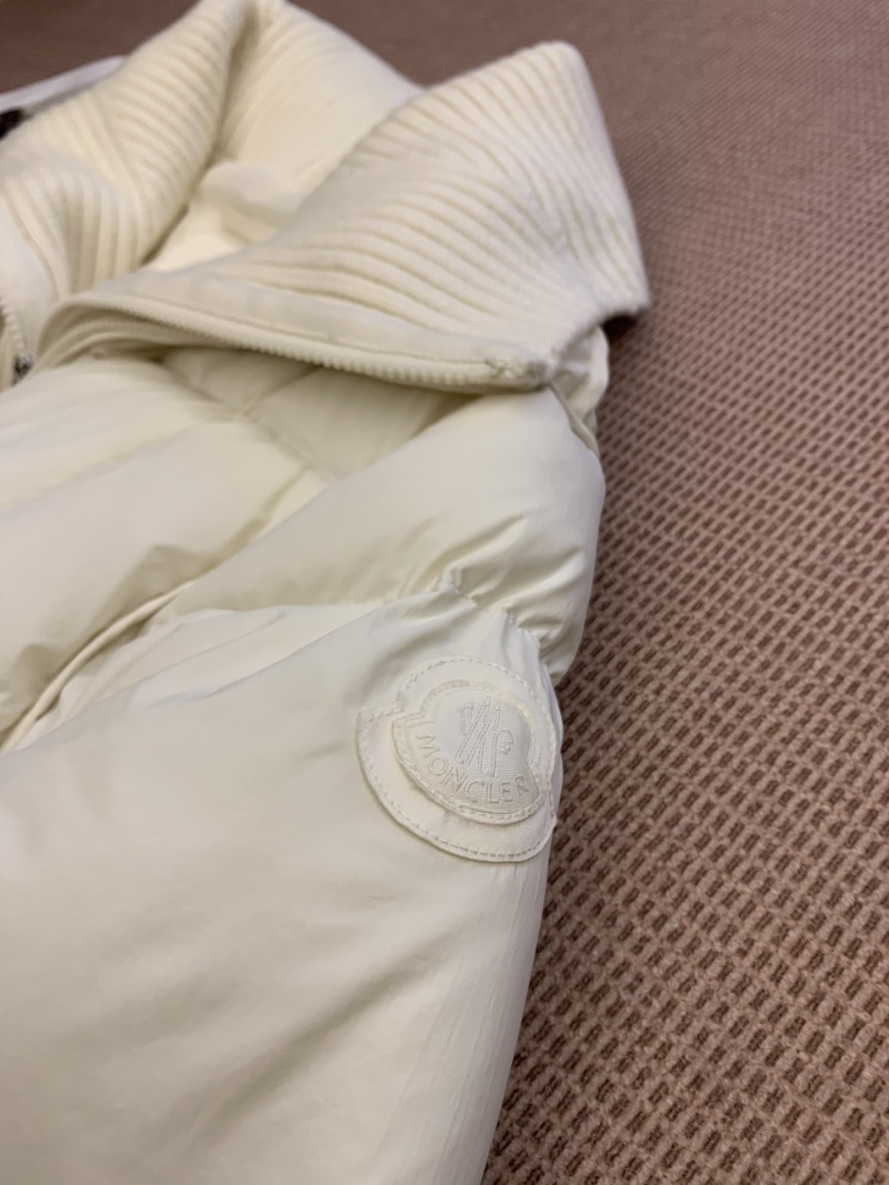 Пуховик Moncler