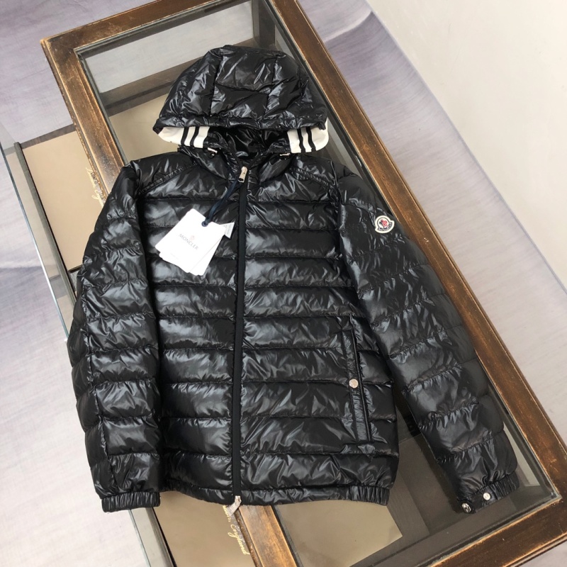 Пуховик Moncler