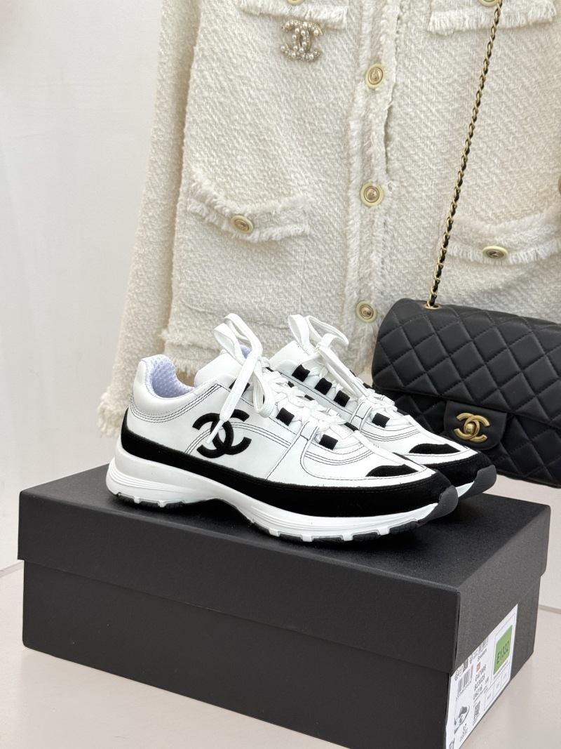 Кроссовки с логотипом и высокой подошвой Chanel