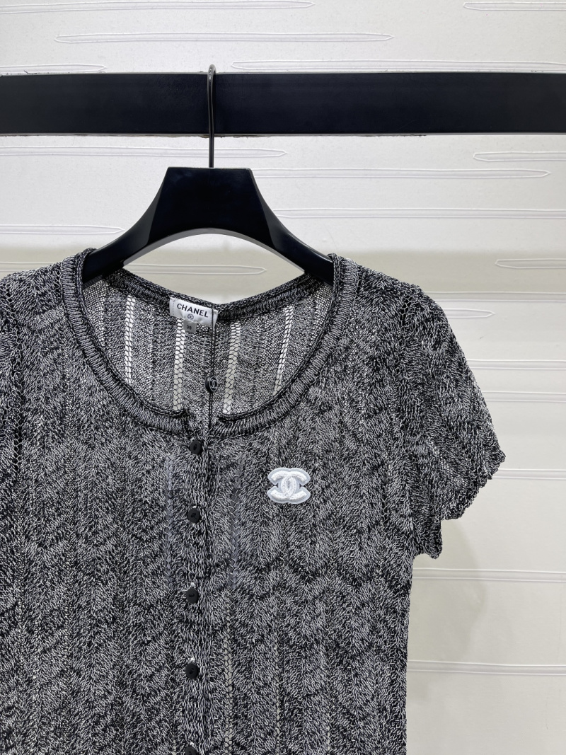 Кашемировый топ Chanel с логотипом
